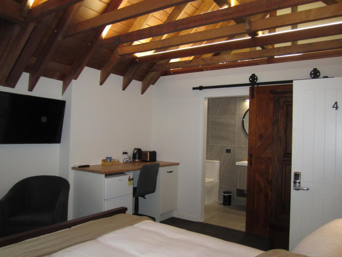 The Stables Inn Dunedin
